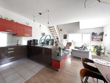 À Vendre Bel Appartement Familial avec Mezzanine et Terrasse