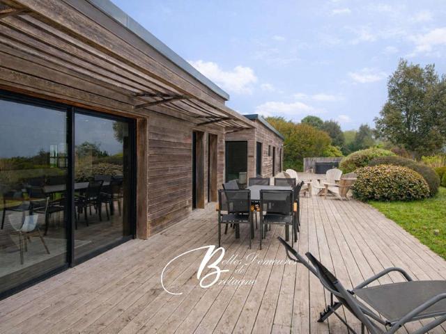 A vendre belle contemporaine en bois face à la baie Côtes d'. 151m² Lannion