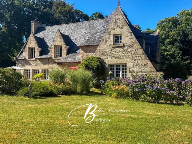 A vendre belle demeure sur plus d'un hectare avec piscine à. 256m² Morlaix