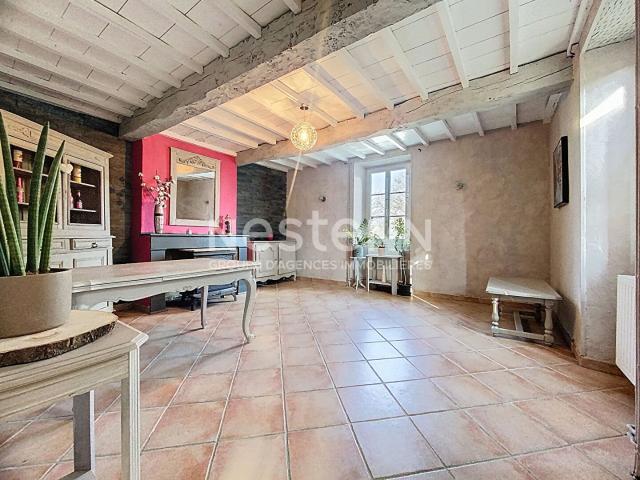 A vendre belle maison Gasconne de 6 pièces à Saint Arroman. 190m² Masseube