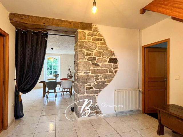 A vendre belle proprieté a mi chemin entre Quimper et Locron. 490m² Locronan