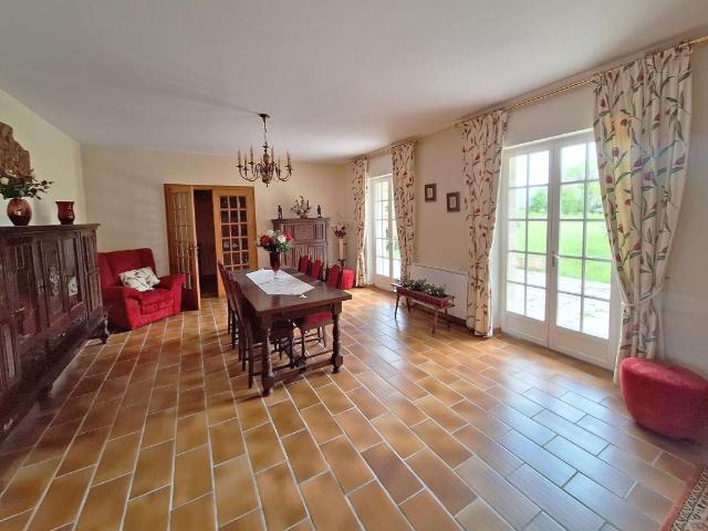 À vendre – Belle propriété en pierres avec dépendance à Plouigneau
