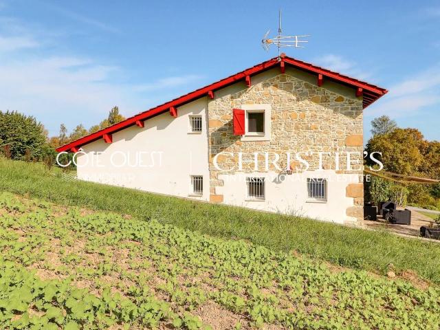 À vendre Bidache Ferme avec piscine vue campagne
