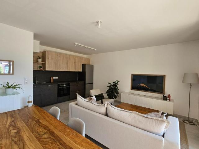 À vendre Bonneville – Superbe T3 récent de 60 m² avec terrasse, garage et vue montagnes 74