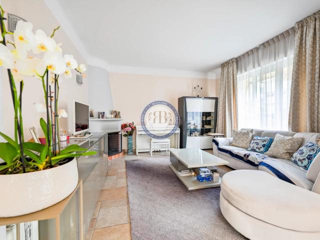 A Vendre Cannes – Palm Beach – Maison Individuelle – 5 Cha. 267m² Cannes