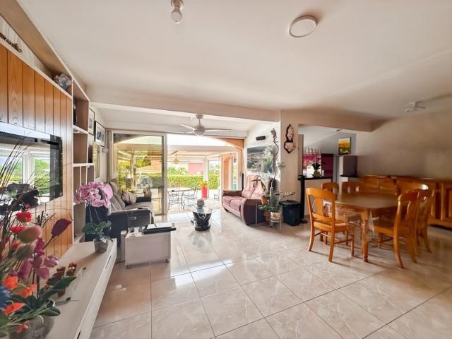 A vendre CARGESE proche de la plage Maison de 2 chambres et 1 bureau Jacuzzi