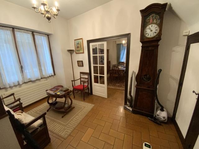 A vendre, centre de ville de Gramat, maison en pierre avec j. 92m² Gramat