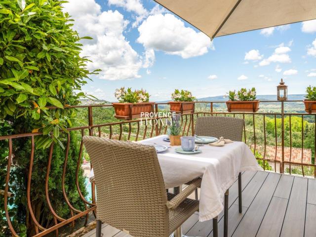 A Vendre Chambres D'hôtes Avec Vue Imprenable Sur La Vallee. 300m² Bonnieux
