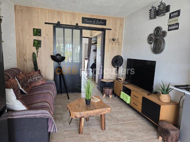 A Vendre Charmant Appartement T2 avec Vue Marina Saint François