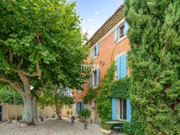 A Vendre Charmante Bastide Avec Jardin Et Piscine A Gargas L. 220m² Gargas