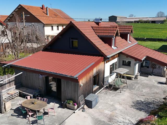 À Vendre: Charmante Maison de Village à La Rivière Drugeon