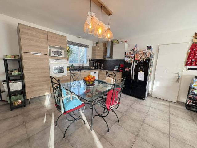 A VENDRE Charmante Villa Récente 2019 à Mas Thibert Arle