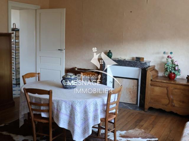 A Vendre chez Christelle Mesnage Immobilier, DINAN CENTRE VIL