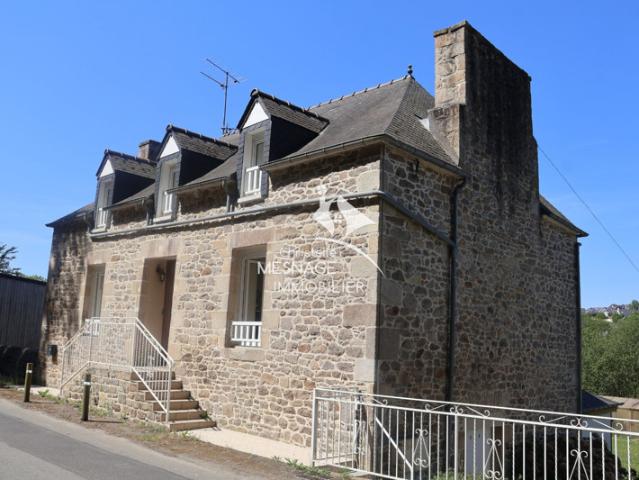 À vendre chez Christelle Mesnage Immobilier. 20 minutes de DI