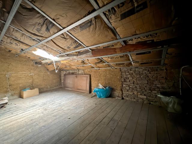 À Vendre Combles aménageables Reyrieux