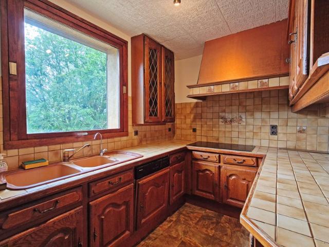 A vendre CRAYSSAC 46 Maison familiale 8 pièces de 200m² habitables 5 chambres 2 Vérandas Terrain de 8000 m²