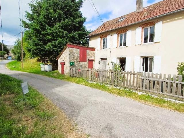 A vendre dans la Creuse, une maison et grange sur 3500m²