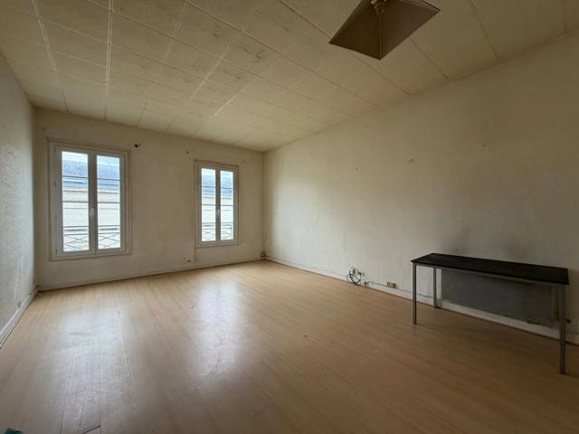 A vendre dans l'Hyper centre ville 1 lot d'habitation et 1 lot a