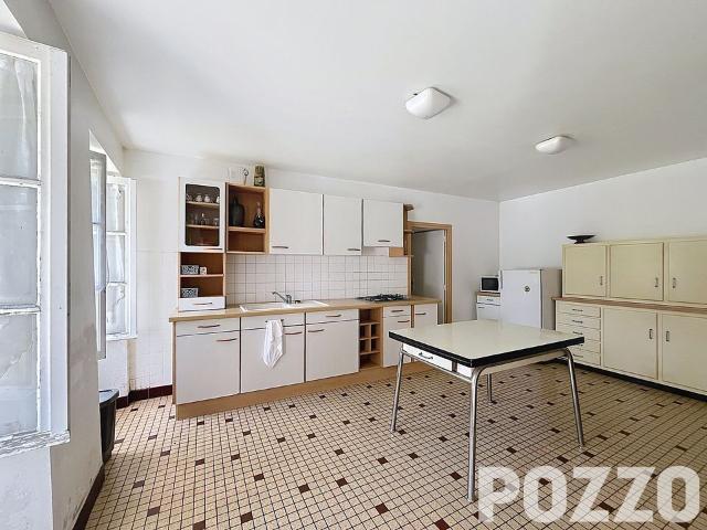 A vendre dans Saint lo: maison F5 111 m2