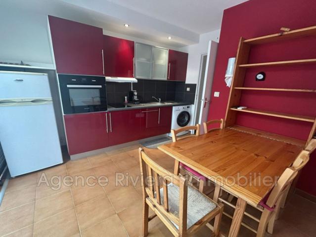À VENDRE DANS UNE RÉSIDENCE Sécurisée avec ascenseur au DERNIE