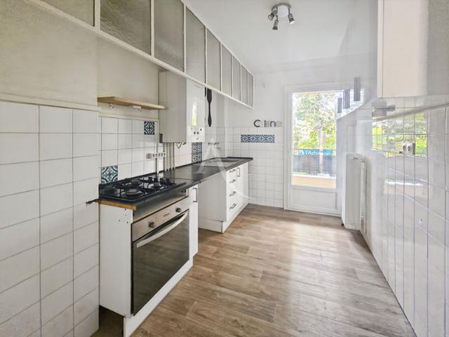À vendre de 77 m² Allauch La Pounche 13190 Appartement T4 avec garage, cave et balcons