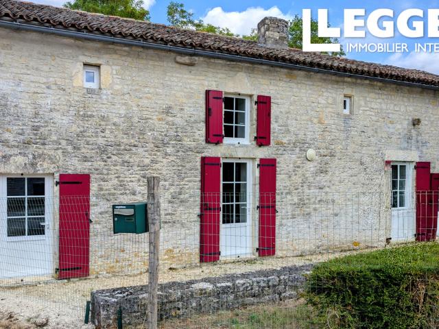 À VENDRE – DOMAINE DE CARACTÈRE AVEC RELAIS DE CHASSE, LOGEMENTS SECONDAIRES, DÉPENDANCES ET PLUS DE 10 Ha