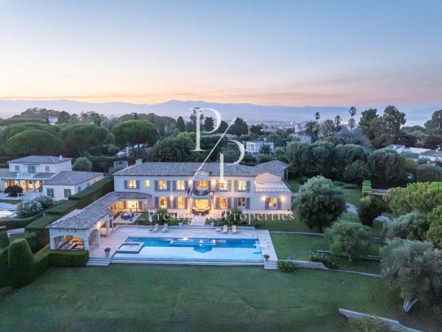 A vendre Domaine d'exception A pied des plages et commer. 630m² Antibes