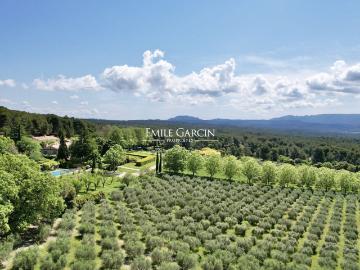 A vendre Domaine d'exception Aux portes d'Aix en Provenc. 770m² Aix en Provence