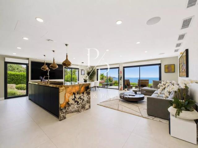 A vendre Domaine privé Villa 4 chambres en suite Vue m. 240m² Mandelieu la Napoule