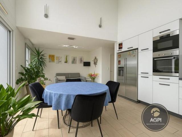 A vendre Duplex de 5 pièces avec Terrasse ensoleillée sans vis