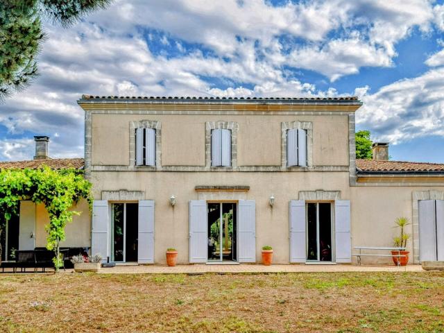 À Vendre – Élégante Villa De 268 M² – Charme Bordelais, 268m² Carbon Blanc