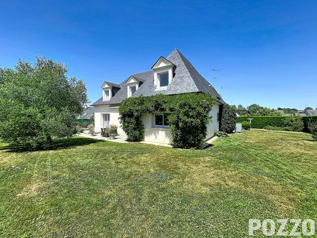 A Vendre Elégante maison bourgeoise de 180 m2 en plein coeur de Saint Hilaire du Harcouët