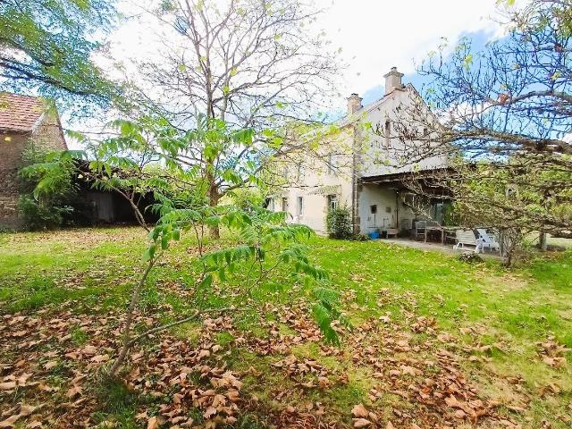 À vendre en Creuse, une belle maison, un gîte et 2660 m²