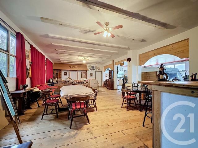 À vendre en exclusivité à Marnaz, découvrez ce bâtiment indu. m² Marnaz