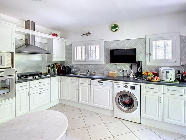A Vendre En Exclusivite à Tourtour Maison de 132 m² + piscin. 132m² Tourtour