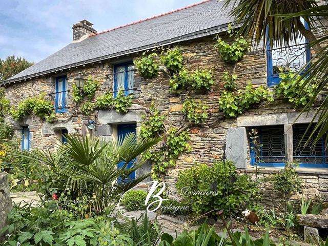 A vendre Ensemble de charme en pierre avec dépendances, la G. 440m² La Gacilly