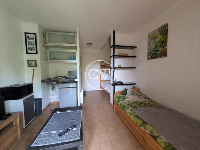 À Vendre Ensemble de Deux Studios 31.88 m2 au total en R
