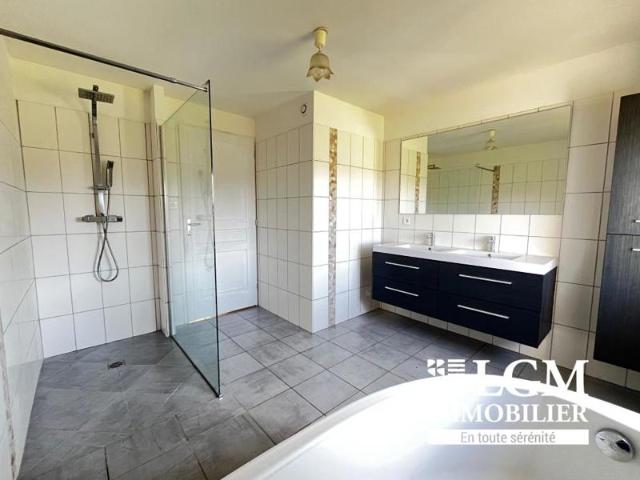 A VENDRE Ensemble immobilier avec maison + appartement – Secteur Grandvillers