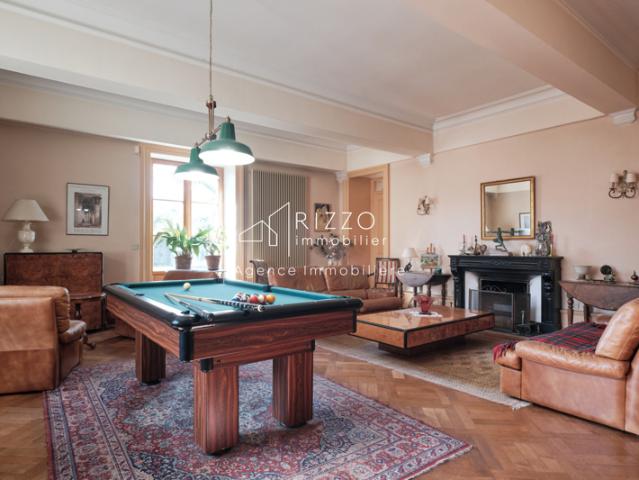 À Vendre: Ensemble Immobilier de 10 Pièces Cachet Rare &