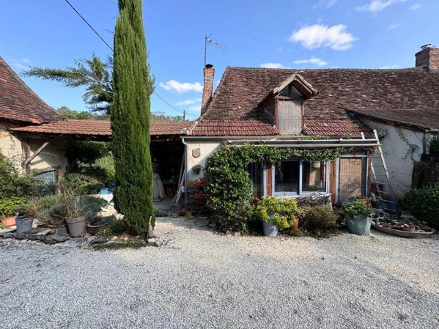 A VENDRE ENSEMBLE IMMOBILIER EN PIERRE