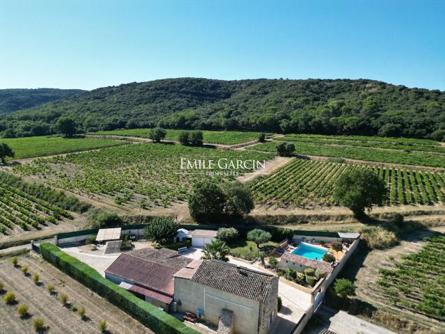 A vendre, entre Uzès et Avignon, maison en pierre avec pisci. 170m² Connaux