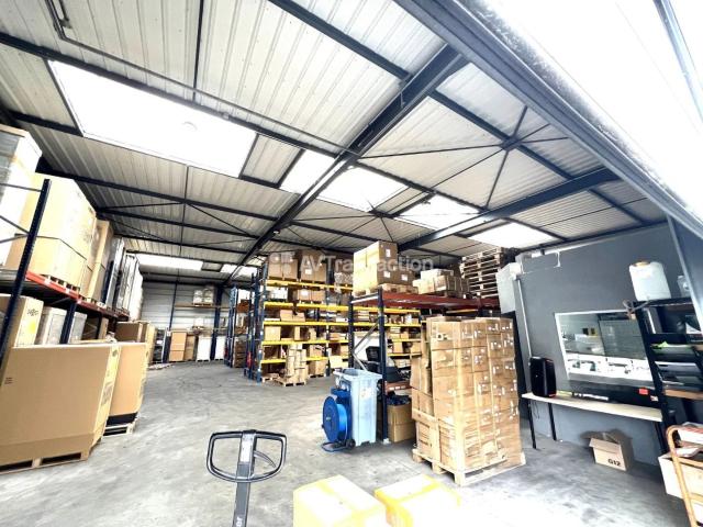 A vendre, Evreux 27000 entrepot local, 1090 m2