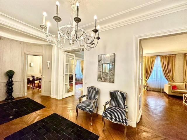 À VENDRE – Exceptionnel appartement de 242 m² à Paris 16e – à 100 m2 du Trocadéro