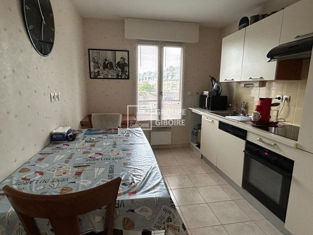 A VENDRE EXCLUSIVITE AGENCE GIBOIRE APPARTEMENT 2 CHAMBRES CANCALE CENTRE ASCENSEUR ET GARAGE