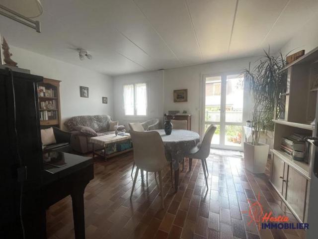 À VENDRE EXCLUSIVITÉ MAISON AVEC JARDIN ET GARAGE