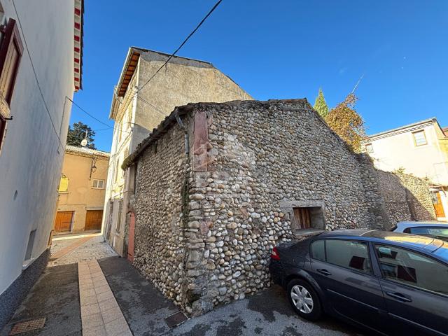 A Vendre Exclusivite Maison de village à rénover Malijai. 160m² Malijai