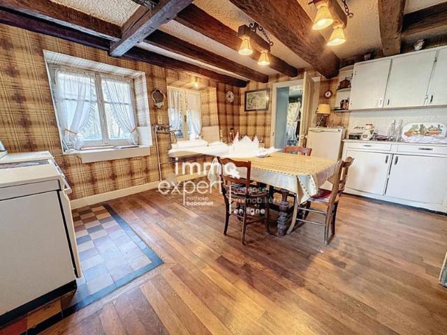 À vendre Ferme avec jardin et garages à Oëlleville