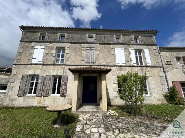A VENDRE FERME CHARENTAISE VERDILLE 14kms de ROUILLAC