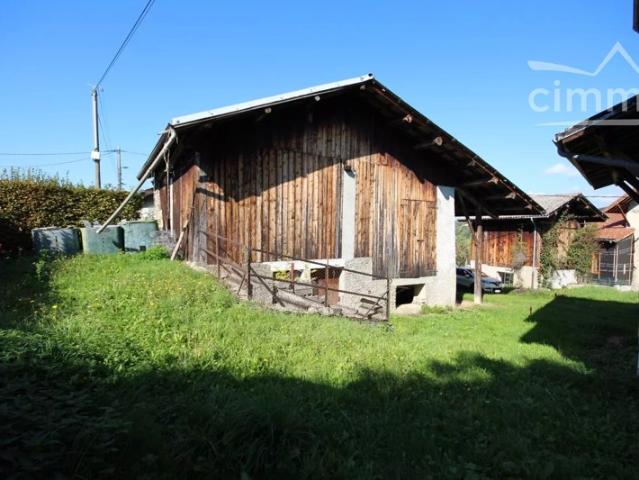 A VENDRE GRANGE 200 M2 / 290 M2 ARVILLARD 73110