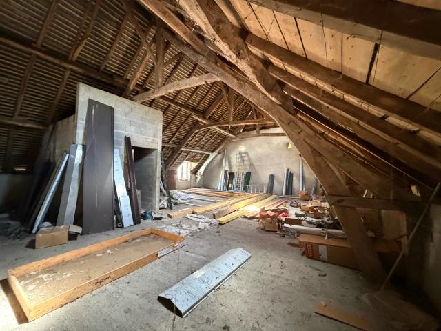 À vendre Grange à fort potentiel 170 m2 Allassac Corrèze
